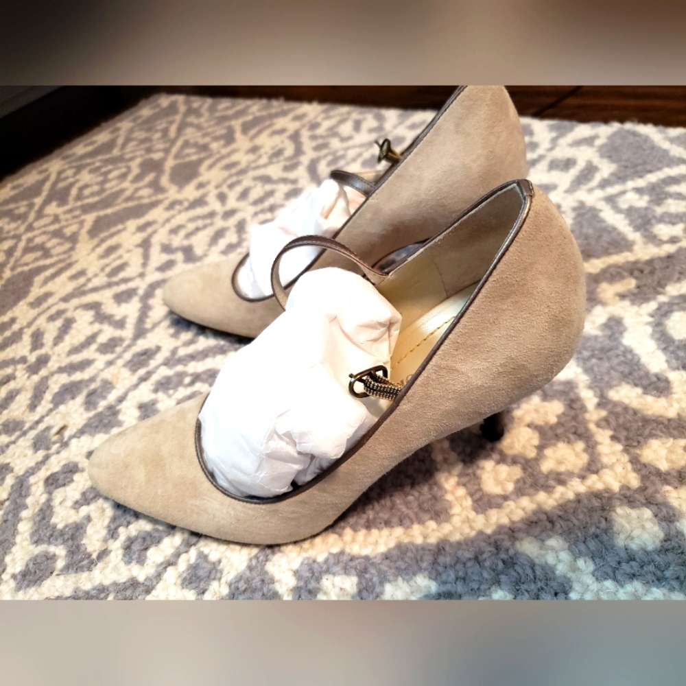 Beige suede Ann Taylor Heels